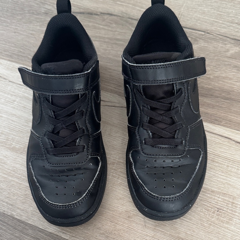 Nike Kids Black Sneakers Size : 1 Y